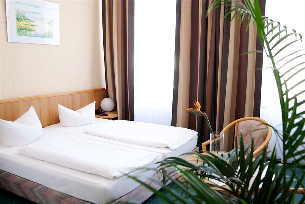 Hotel שטראלסונד מראה חיצוני תמונה