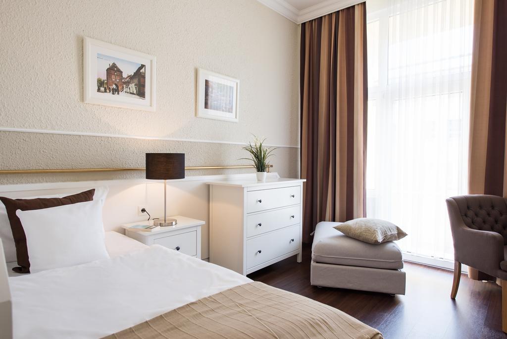 Hotel שטראלסונד מראה חיצוני תמונה