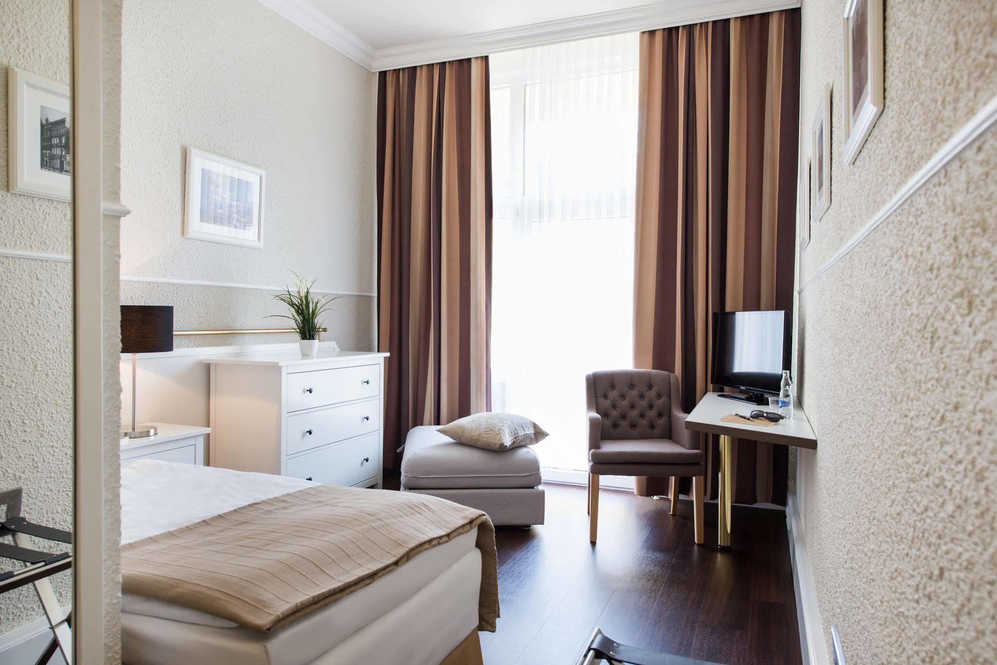 Hotel שטראלסונד מראה חיצוני תמונה