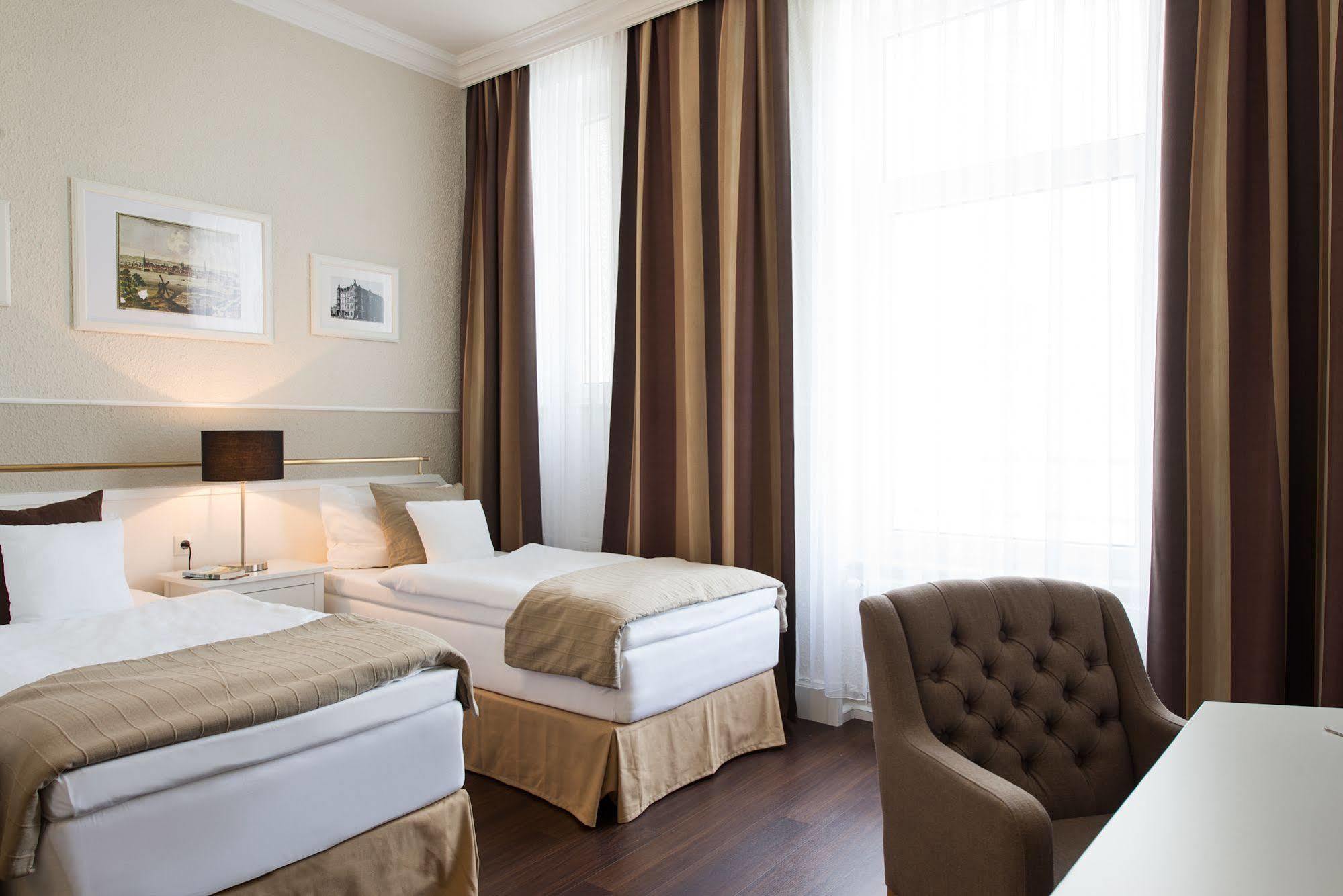 Hotel שטראלסונד מראה חיצוני תמונה