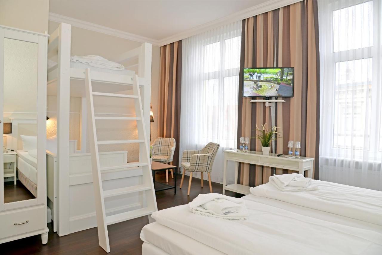 Hotel שטראלסונד מראה חיצוני תמונה