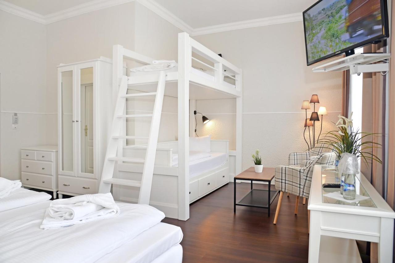 Hotel שטראלסונד מראה חיצוני תמונה